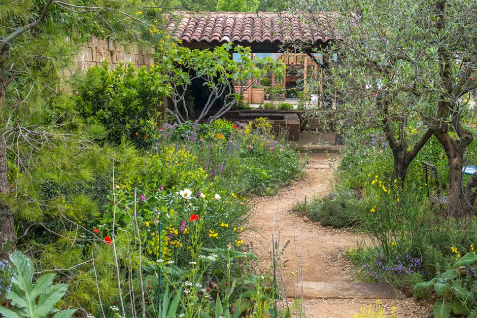 A-Perfumers-Garden-in-Grasse-by-LOccitane-05_940x627