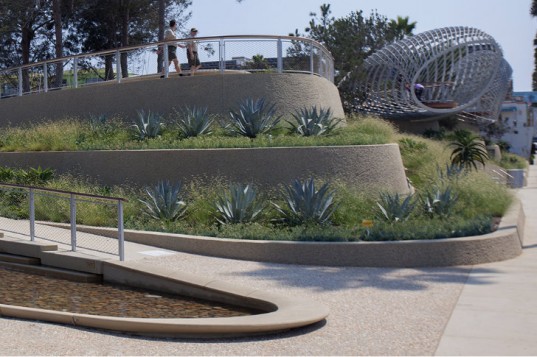 Tongva-Park-James-Corner-Field-Operations-7-537x357