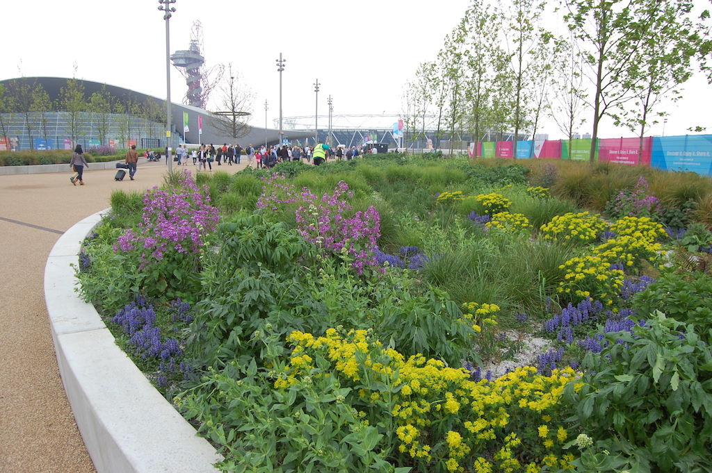 queen-elizabeth-olympic-park-stratford-london-raised-planter kopie 2