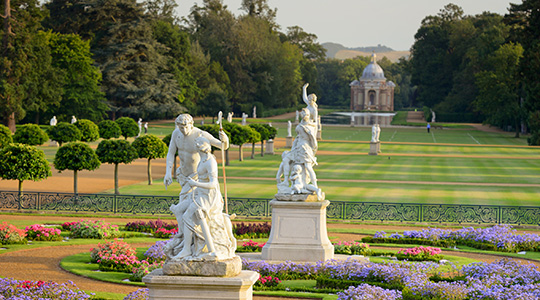 Wrest-statutes-parterre-and-wood