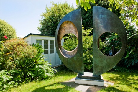 barbara-hepworth-two-forms-_0