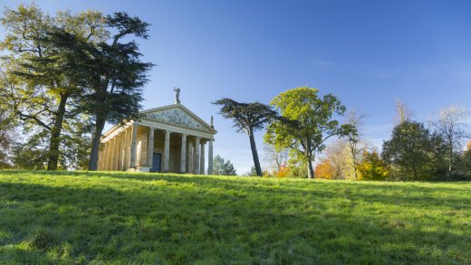 stowe.-temple-of-concord-and-victory-autumn-cnational-trust-images-1121434