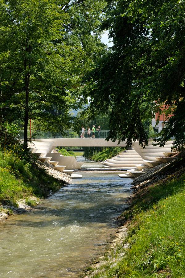 enota-promenada-09-river-amphitheatre1