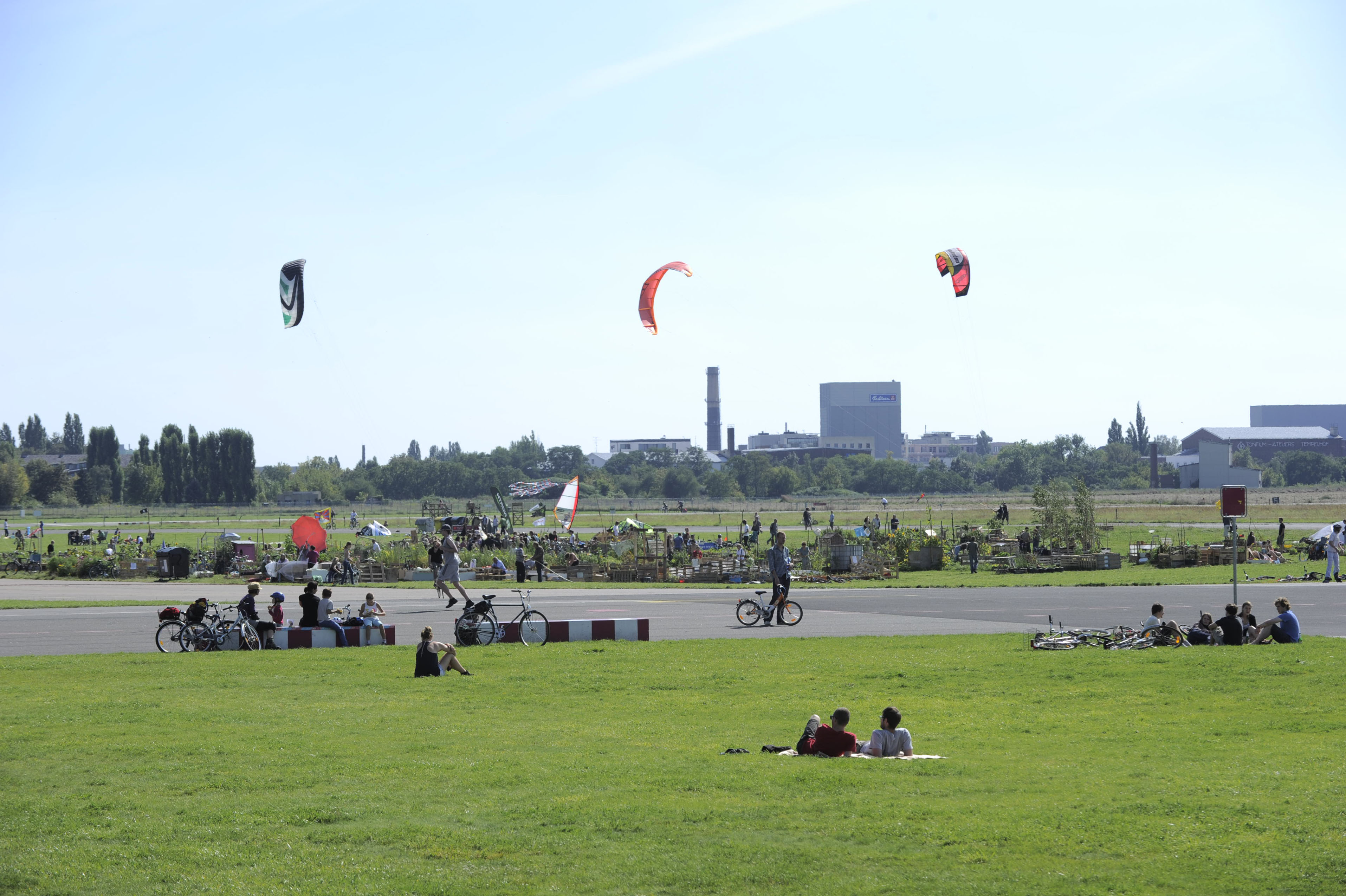 Die_Tempelhofer_Freiheit_-_Ort_fuer_Sport__Freizeit_und_Kultur1