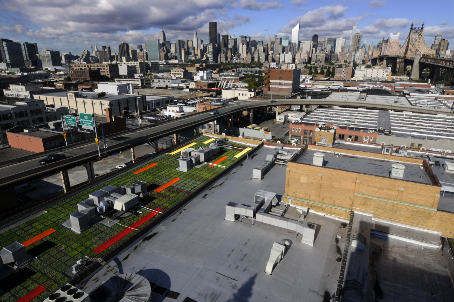 Silvercup Studios Green roof  Balmori and Associates