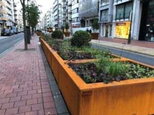 XALFiLii plantenbakken Belgisch merk project Lippenslaan Knokke-Heist premium plantenbakken luxe cortenstaal warme kleuren inspiratie tips tuinarchitectuur planten groensector cg concept magazine