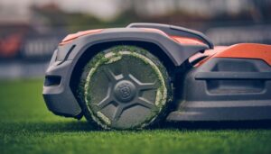 CG Concept vakmagazine voor de professionele groensector in België: De elektrische robotmaaier CEORA van Husqvarna komt in het eerste kwartaal van 2022 op de markt