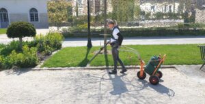 Ripagreen kid_onkruidschroeier op flessenwagen_in cg concept xtra_vakmagazine groenaanleg buitenruimte en urbanisme