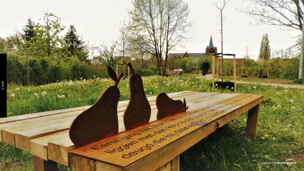 Uitblazen met een zelfgeplukte dubbelflup de Merode-peer, je bent immers in het prinsheerlijke platteland de Merode.