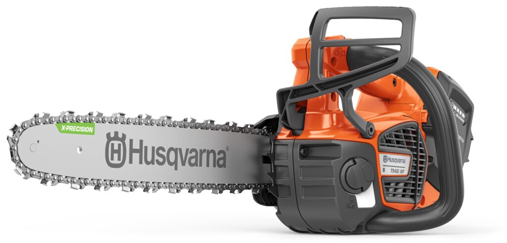 Husqvarna introduceert 's werelds eerste accukettingzaag met koppeling.