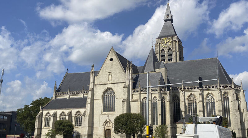 Unieke renovatie kerktuin Vilvoorde