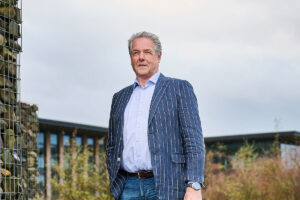 Pier Oosterkamp is technisch directeur bij ECOstyle, een bedrijf dat zich richt op natuurlijke middelen voor tuinbeheer. We spraken Pier over het belang van een biodivers bodemleven. 