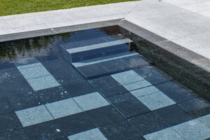 Het onderhoud van een zwembad kan tijdrovend zijn. AquaMove biedt een innovatieve oplossing die helpt om het onderhoud te vereenvoudigen en de zwembadervaring aangenamer te maken.
