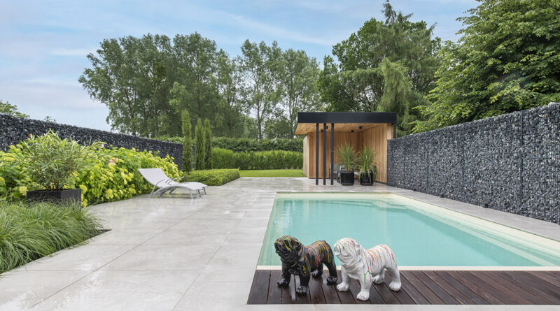In 2024 bekroonde het 'Concours de l'Entrepreneur de Jardins de Wallonie' de gepassioneerde ondernemer Samuel Tonneau met een bronzen medaille in de categorie kleine tuinen. Deze onderscheiding komt niet onverwacht voor deze tuinarchitectuurexpert, die sinds 2014 indruk maakt met zijn visie en creativiteit.