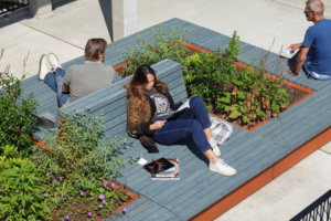 Groene zitoplossing voor publieke ruimten: Solid Mobile Green Isles Rectangular