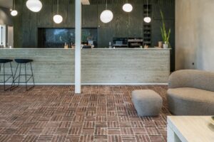 Kleiklinkers in het interieur: een boeiend effect