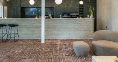 Kleiklinkers in het interieur: een boeiend effect