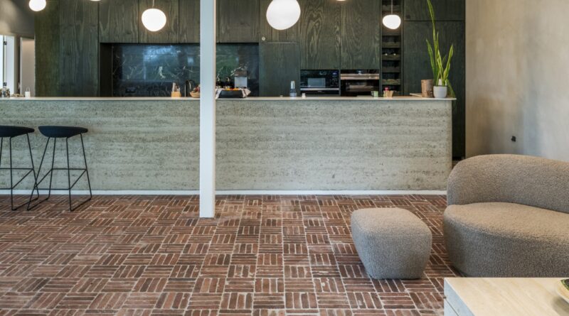 Kleiklinkers in het interieur: een boeiend effect