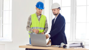 Departement Omgeving en Sweco ontwikkelen een beslistool die professionals helpt bij het kiezen van de meest milieuvriendelijke waterdoorlatende toplaagmaterialen voor paden, parkings, speelzones en brandweerdoorgangen. Na onderzoek, interviews en terreinbezoeken is nu een eerste demoversie klaar. Tijdens een workshop willen ze deze tool aftoetsen bij de doelgroep.