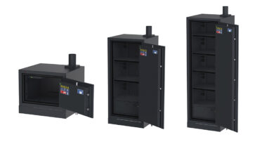 De elektrificatie van machines heeft de groensector de afgelopen jaren sterk veranderd. Heggenscharen, kettingzagen, bladblazers en maaiers werken steeds vaker met lithiumionaccu’s. D